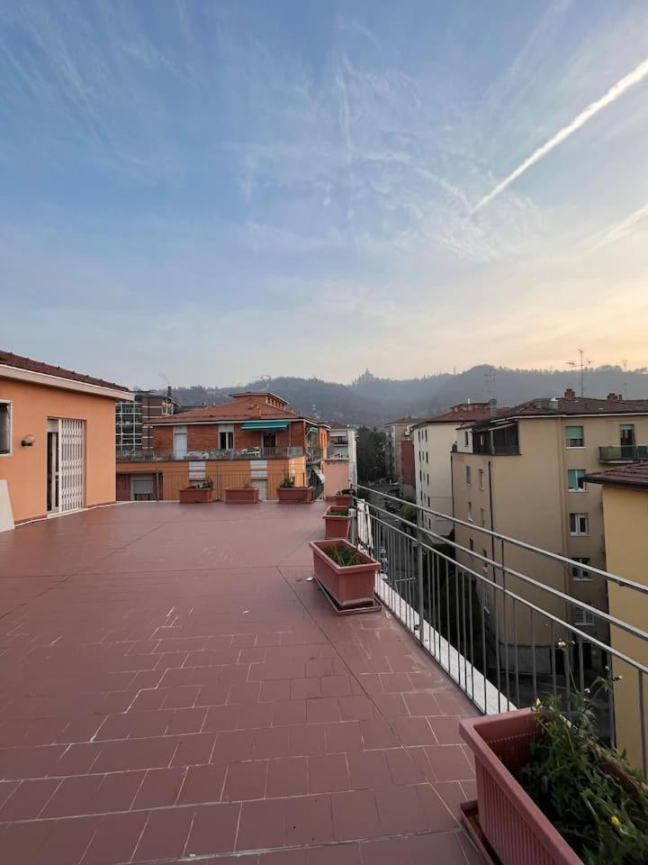 Camere In Appartamento Condiviso Vista San Luca Bologna Esterno foto